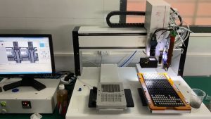 局部视觉喷胶案例：led灯喷胶