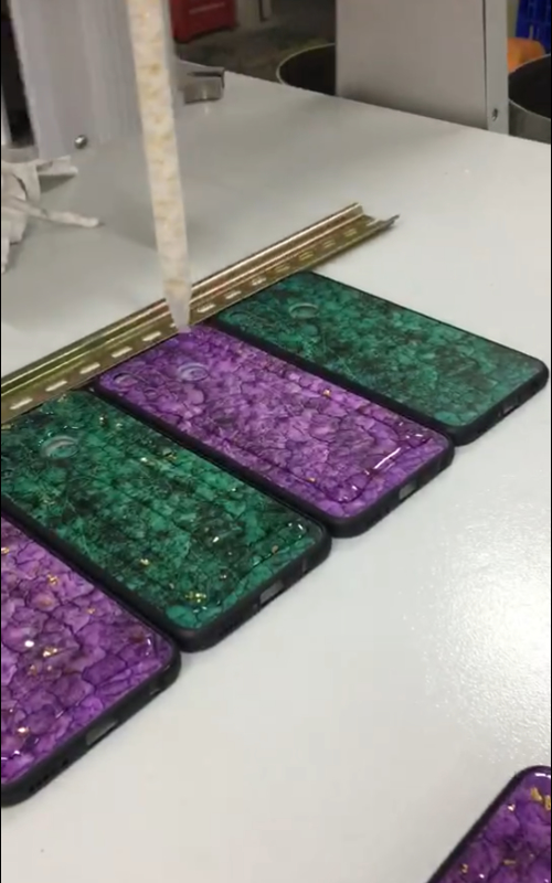 手机壳灌胶